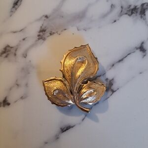 Vintage Signed Monet 3 Leaf Gold Brooch